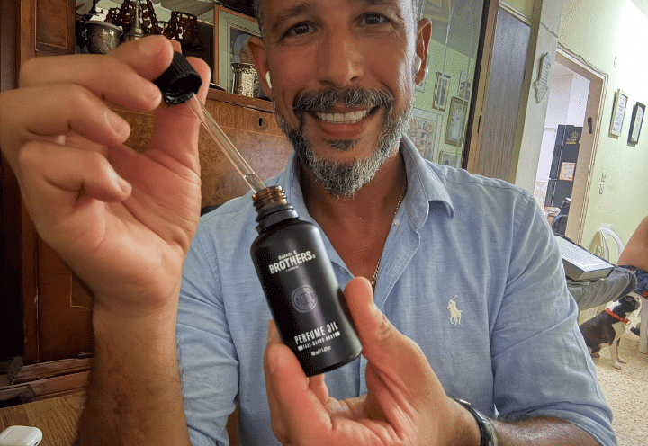 נאור ממליץ על השמן בושם בריח BLACK